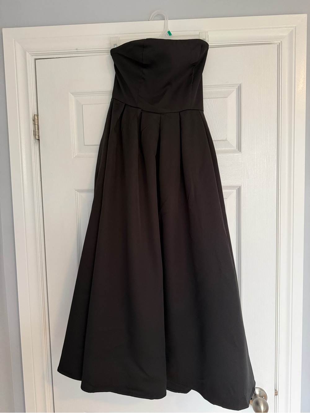 Classic Strapless Black Evening Gown